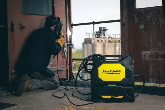 0447800883  ESAB Renegade VOLT ES 200i Cordless Battery-Powered Welder Package - 110/230v, 1ph